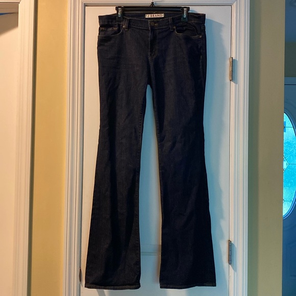 J Brand Cotton Stretch Very Dark Blue Boot Cut Jeans Never Used Made in 🇺🇸